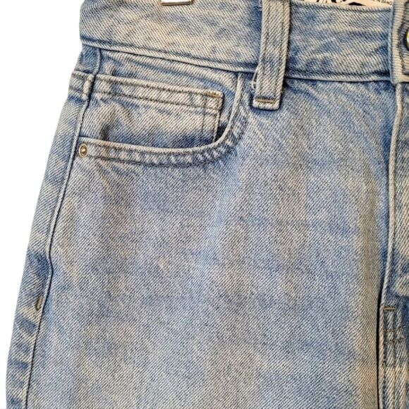 Zara Women's Light Wash High Rise Mom Jeans Size US 0 - Picture 6 of 6